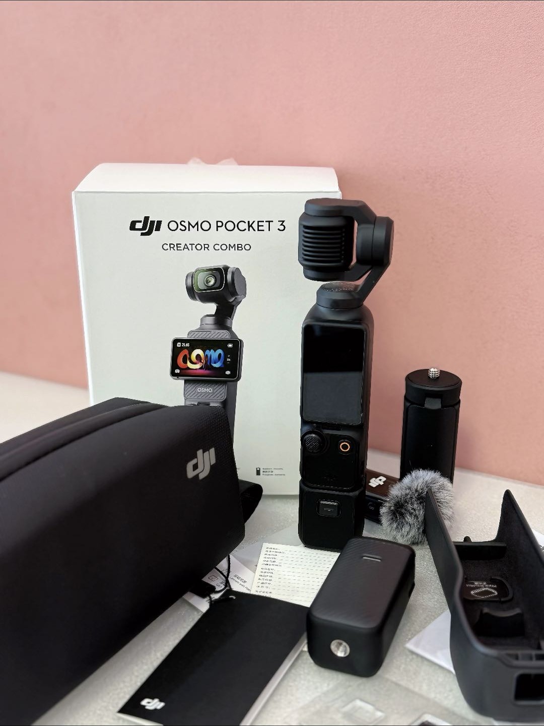 Pocket 3 粉色背景产品图